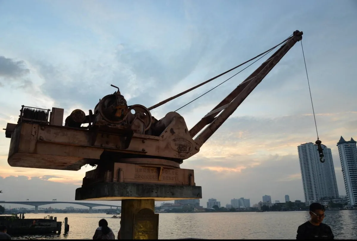 A 1930s power crane used in large-scale construction and infrastructure projects